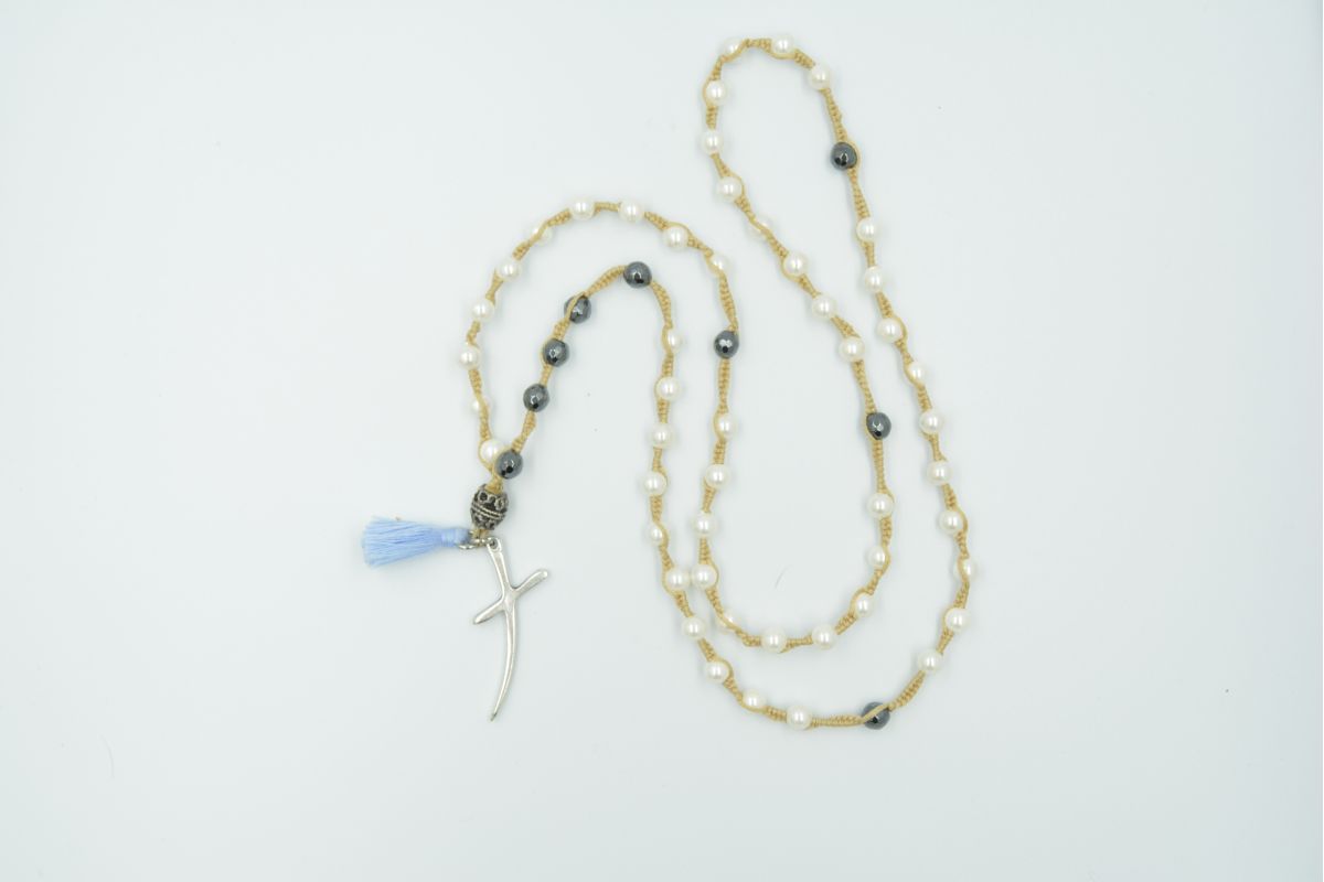 Collana rosario in madreperla bianca ed ematite sfaccettata 6 mm Croce Melaeffe
