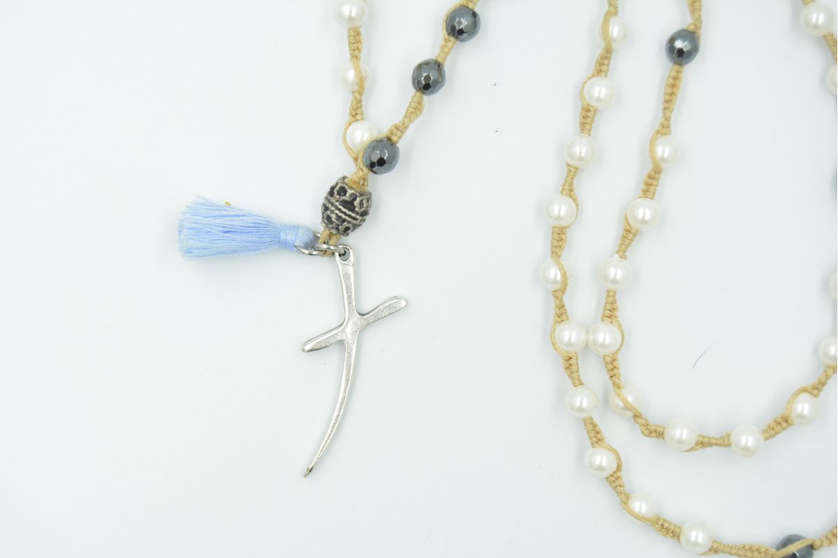 Collana rosario in madreperla bianca ed ematite sfaccettata 6 mm Croce Melaeffe