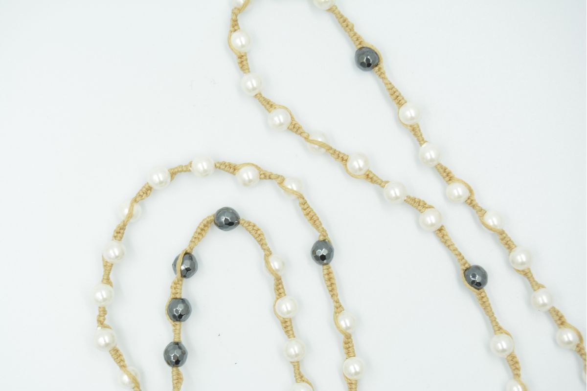 Collana rosario in madreperla bianca ed ematite sfaccettata 6 mm Croce Melaeffe