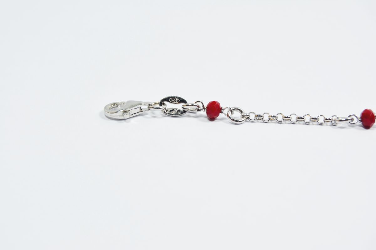 Bracciale decina D&G rosso con grani in Swarovski e Medaglia Miracolosa